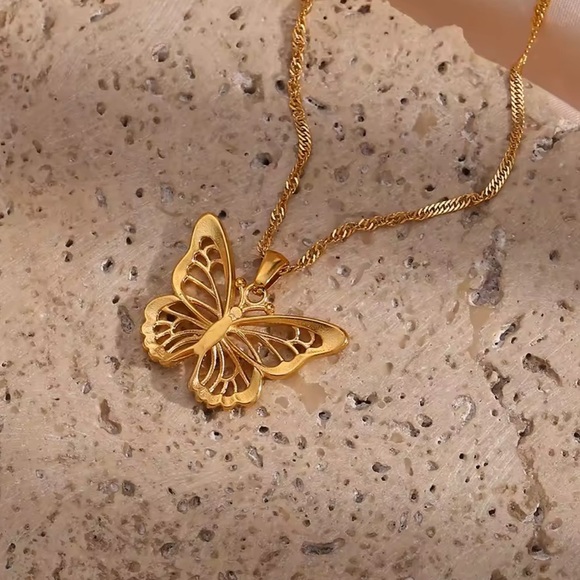 Gold Butterfly Pendant Necklace Stainless Steel 18K Gold Plated - Picture 5 of 8